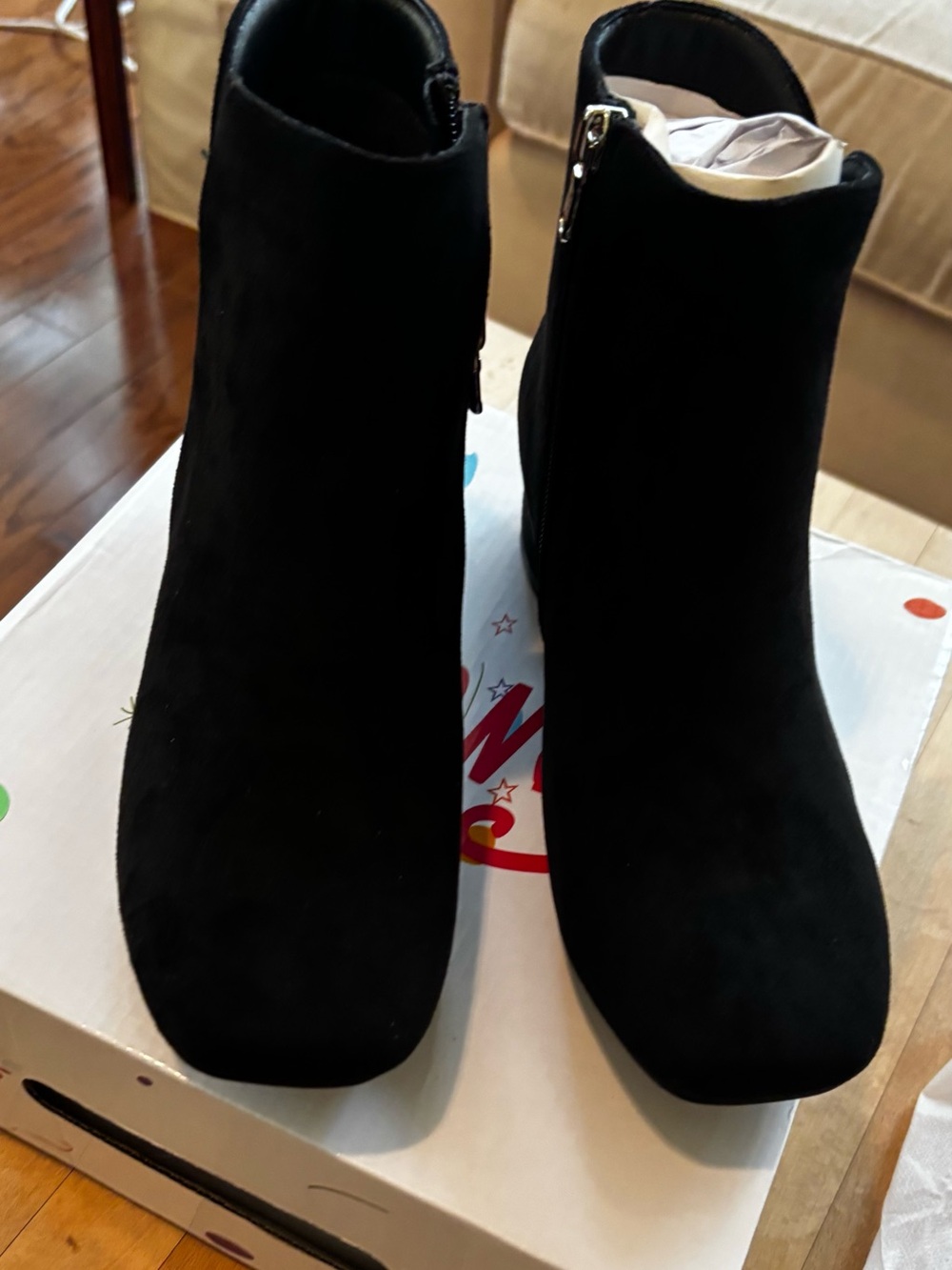panda ninja Women's size 5 Black Suede Ankle Boots - Classic Zip Closure